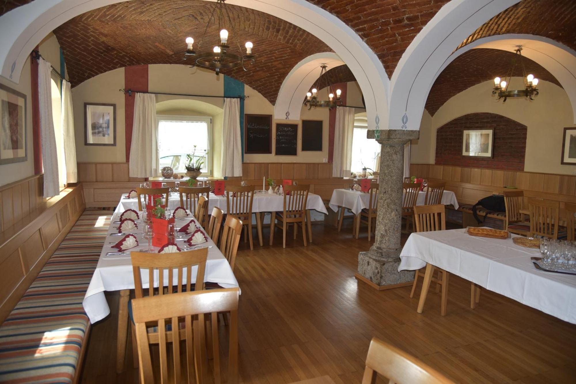 Stiftsgasthof Hochburg 외부 사진