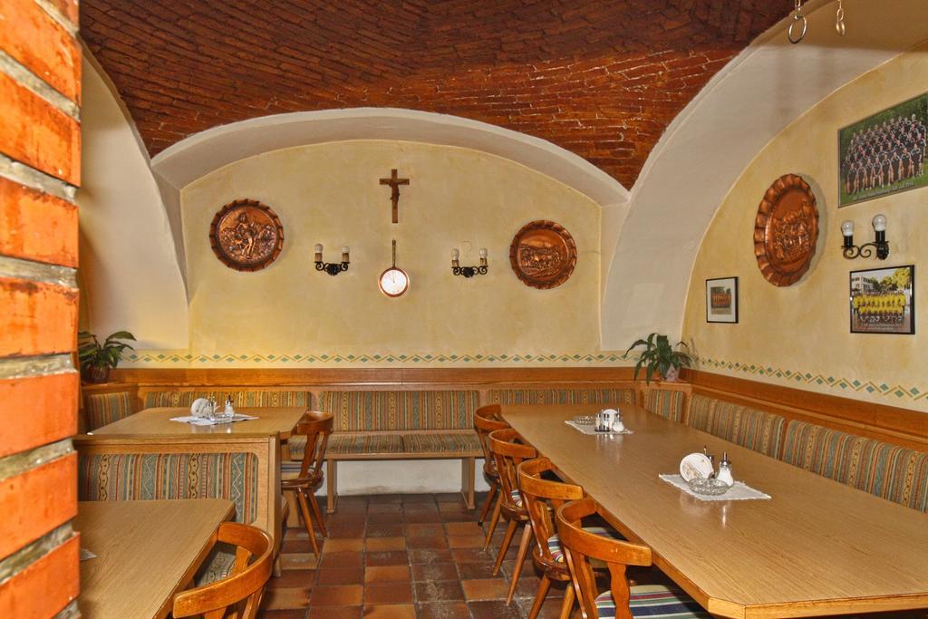 Stiftsgasthof Hochburg 외부 사진